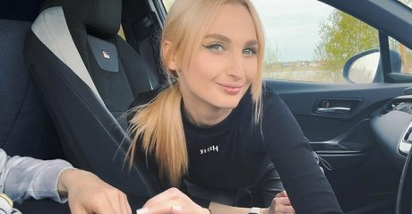 onlyyoive art star pic