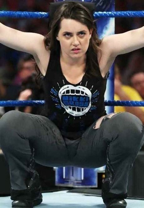 Nikki Cross pretty star photos