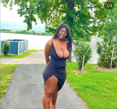 elleblack erotic actress image