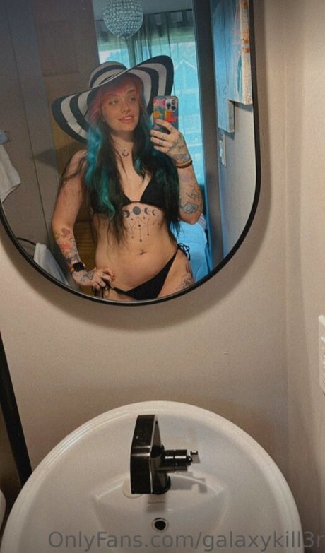 happilyeverawful sexy star pic