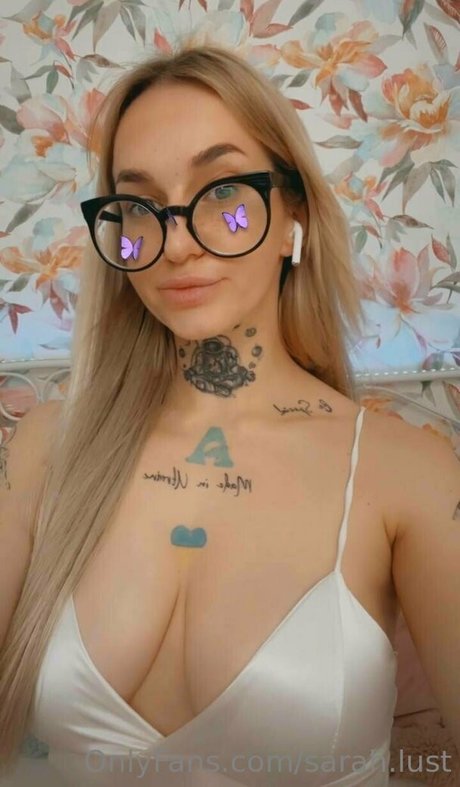 sarah lust star sexy img