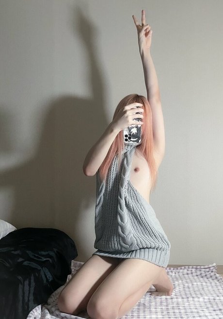 mocanya top actress pictures