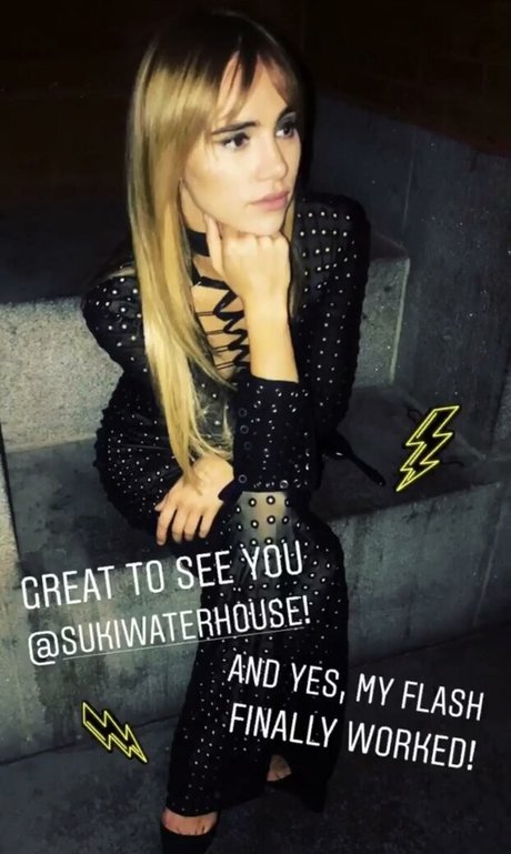 Suki Waterhouse sex model photos