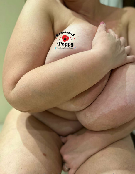 sensualpoppy beautiful pornstar gallery