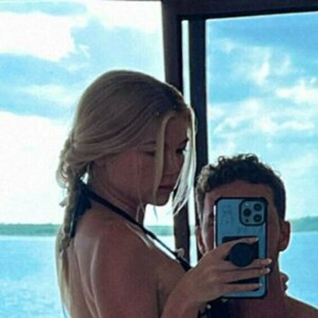 thenaughtytravelers beautiful pornstar pic