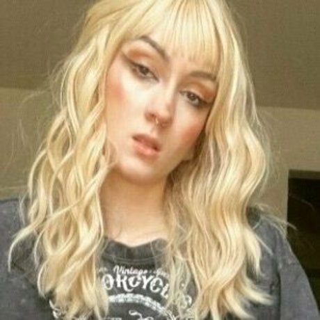 witchydancer11 porn model picture