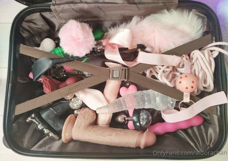 aldorachan naked actress photo