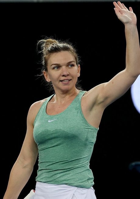Simona Halep pornographic model photos