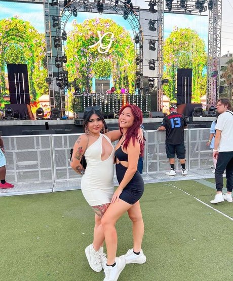 upskirt onlyfans free nude img