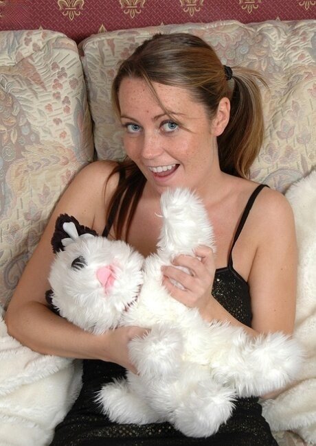 Alexis May model beautiful img