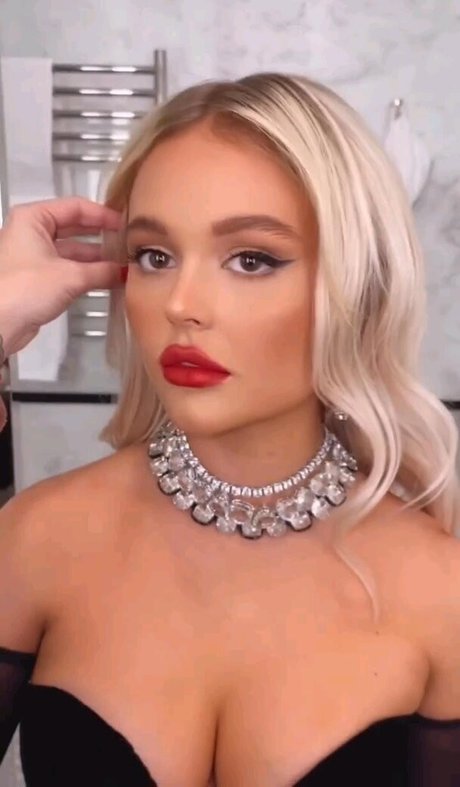 Emily Lind nudes actress image