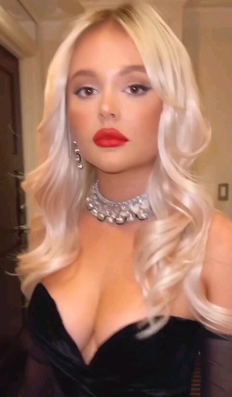 Emily Lind pornstar sex photos