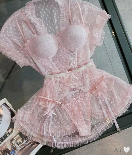 emilyali model hot archive