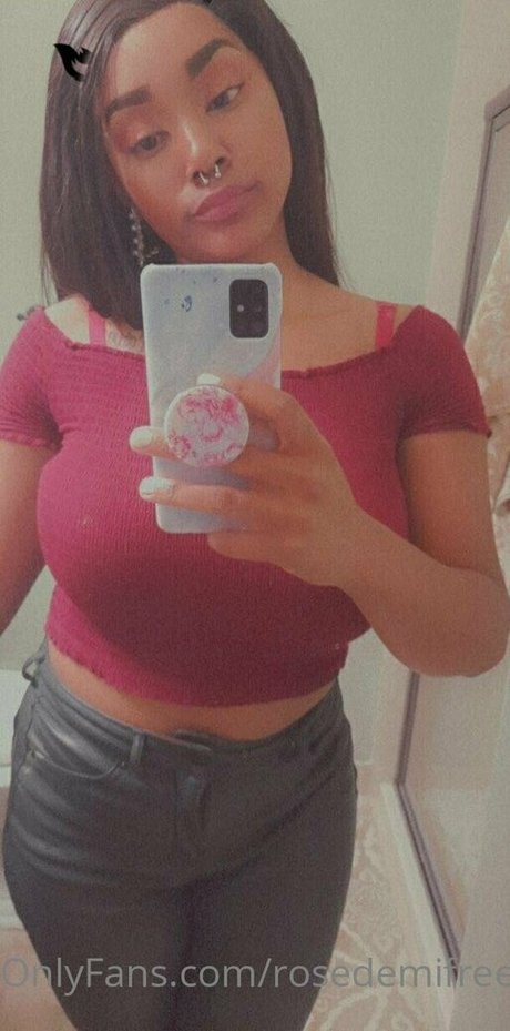 rosedemifree star erotic photo