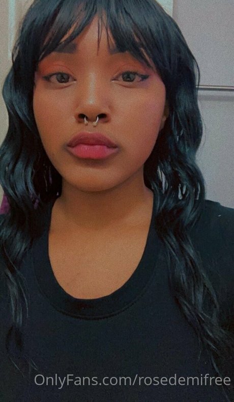 rosedemifree pretty model photo