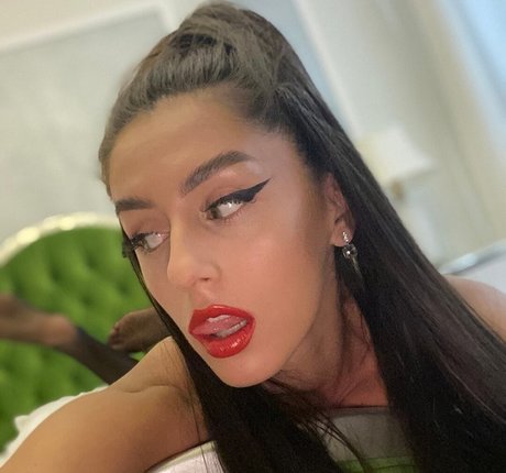 Adalline xxx actress pic