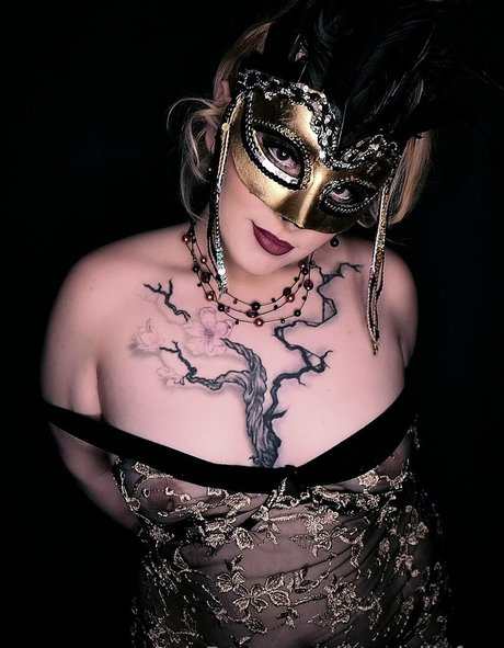 dizzydolliefree erotic pornstar photos