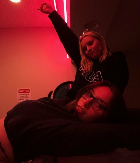 bubbablith model beautiful img