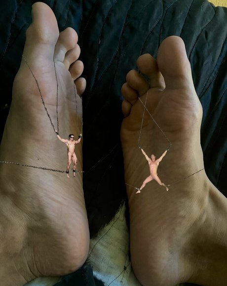 gigagod69 naked star pics