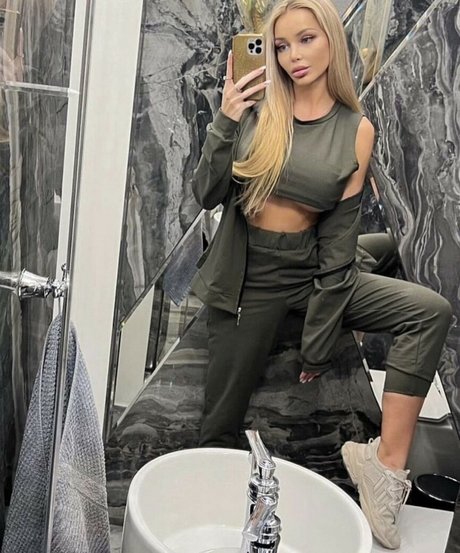 Thiisdag porn model images