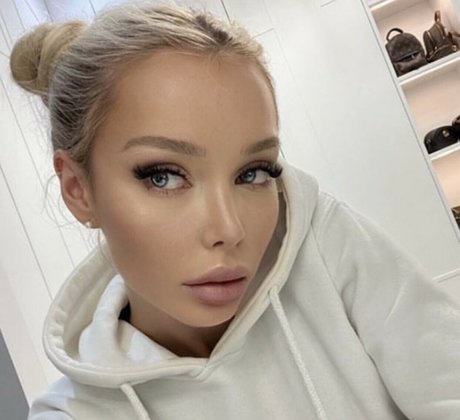 Thiisdag perfect pornstar image