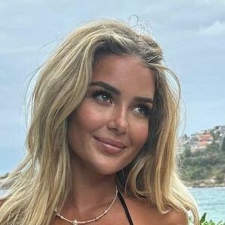 Phoebe Isobel erotic pornstar photo