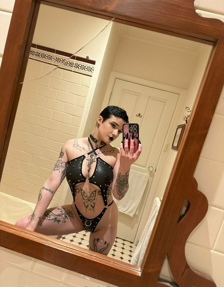 Eve winters sex model pic