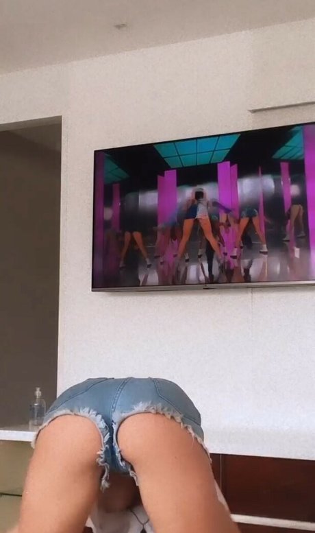 Thaylise Pivato nude model pics