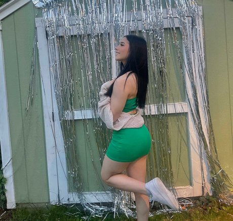 Shilynn Velez model erotic pic