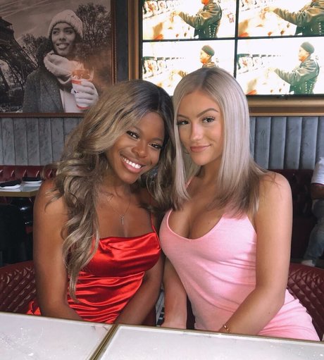 Holly Cloar art actress pic