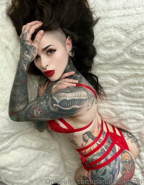 Pandora Letrain model sexy gallery