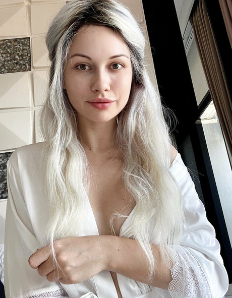 hanneycorn star nudes gallery