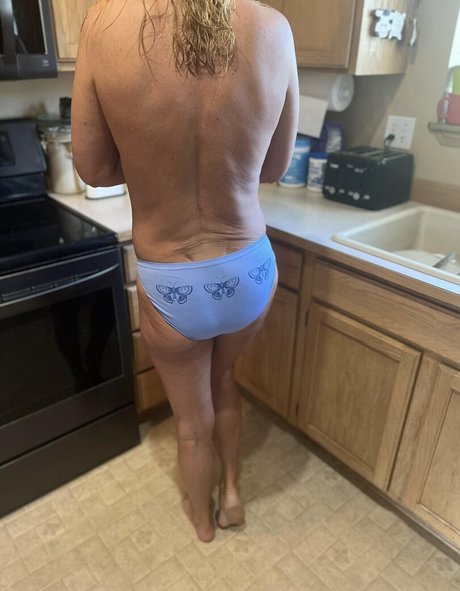 Macie Mae 69 model erotic pics