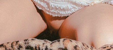 Vanessa Mesquita high quality actress img