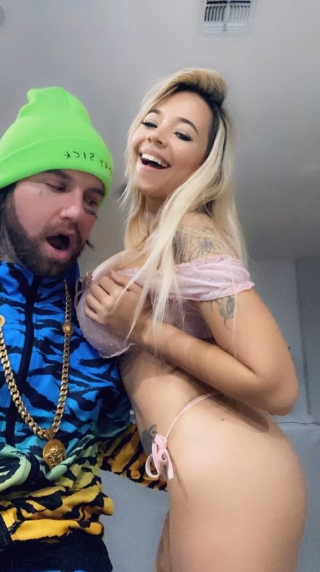 Bella Bunnie Amor beautiful pornstar images