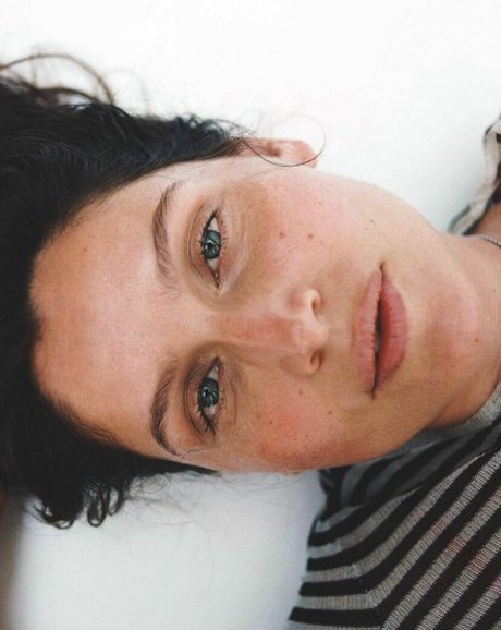 Laetitia Casta star art archive