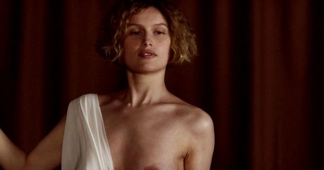 Laetitia Casta model hd pics