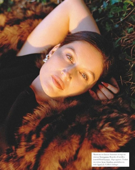 Laetitia Casta Profile pic