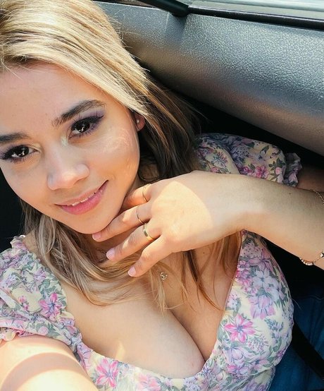 Brisnareyes26 sexy star galleries