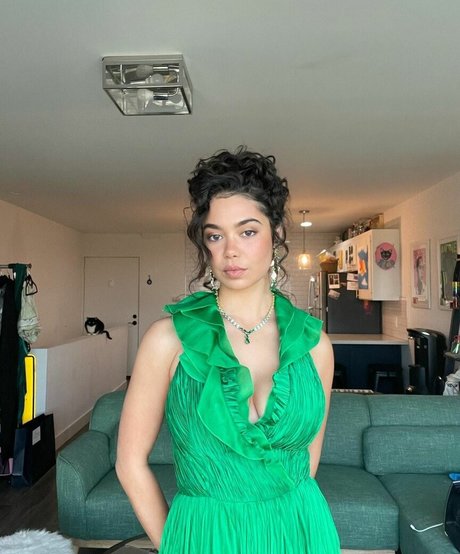 Aulii Cravalho star naked images