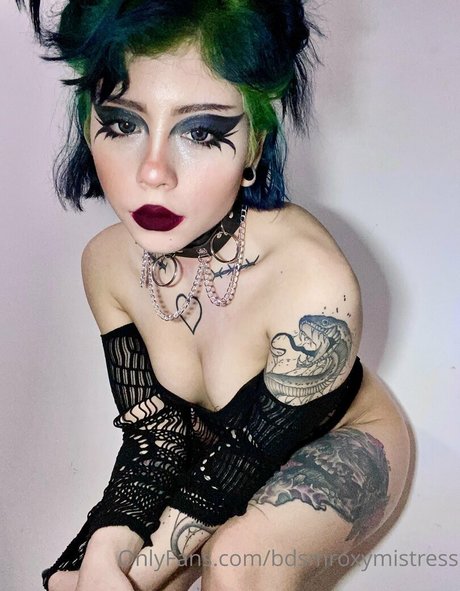 mistressroxybdsm high quality model photo