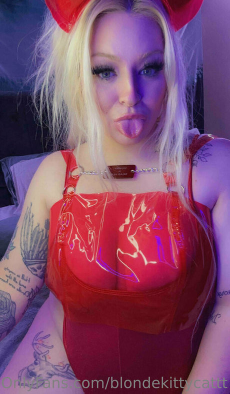 blondekittycattt star beautiful image