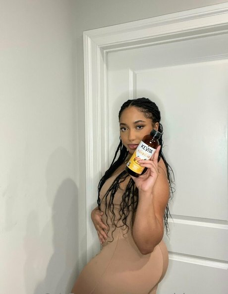 theremedybyreyna pornstar hd image