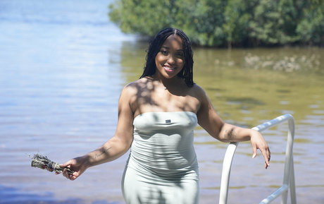 theremedybyreyna nude pornstar photo