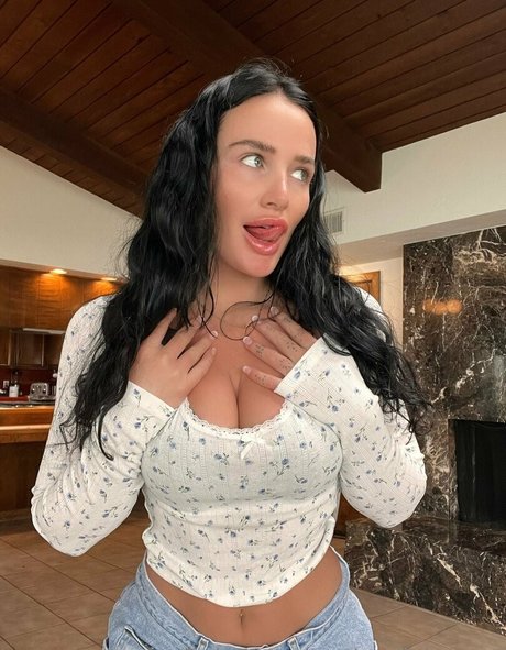 emilykernsx pornstar pretty photos