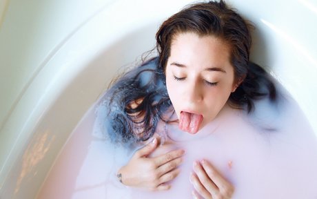 Milkwebs model nude gallery