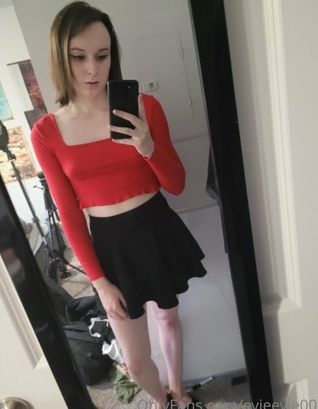 evieevie00 model erotic pics