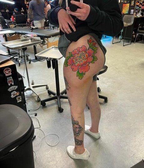 bigbossbowser nude actress photo