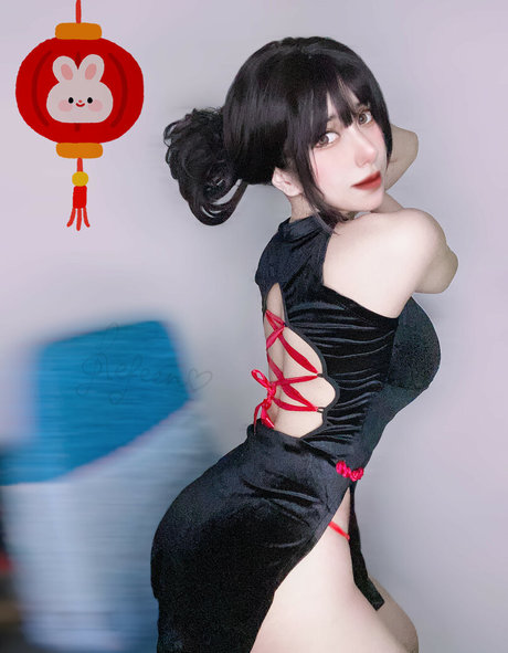 Refeen sexy star gallery