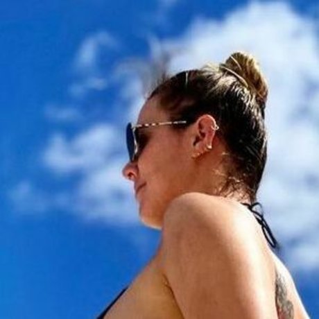 Naomi Schitkovitz hot star gallery